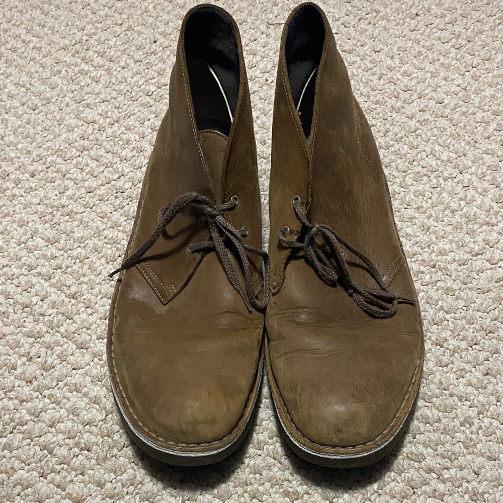 Clarks Mens size 13 brown leather chukka boots